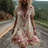 Robe Col V Brodée Fleurie – Élégance Florale et Style Romantique