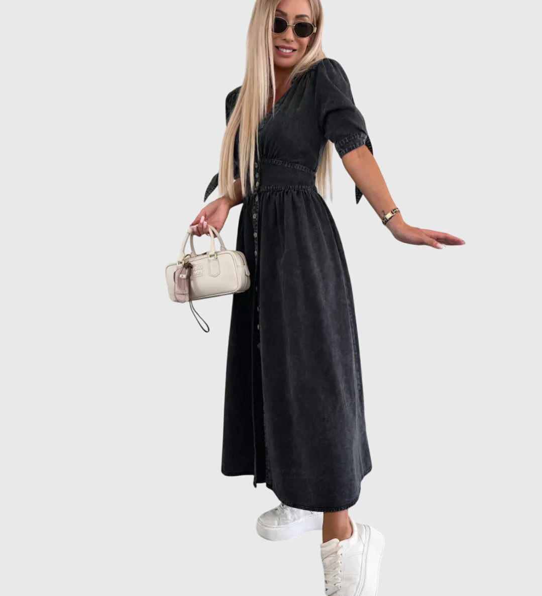 Elegantní Maxi Džínová Šaty s Výstřihem do V – Stylové A-Line Šaty s Knoflíky