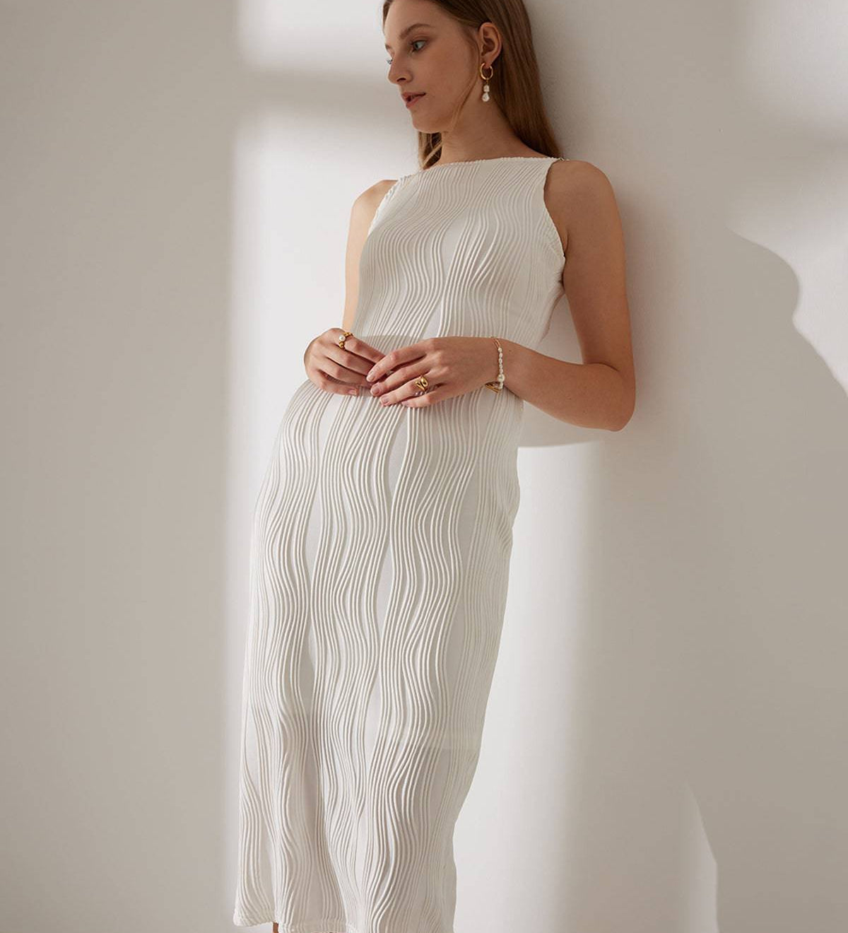 Elegantní Midi Šaty pro Ženy s Pruhovaným Designem a Perlovými Detaily