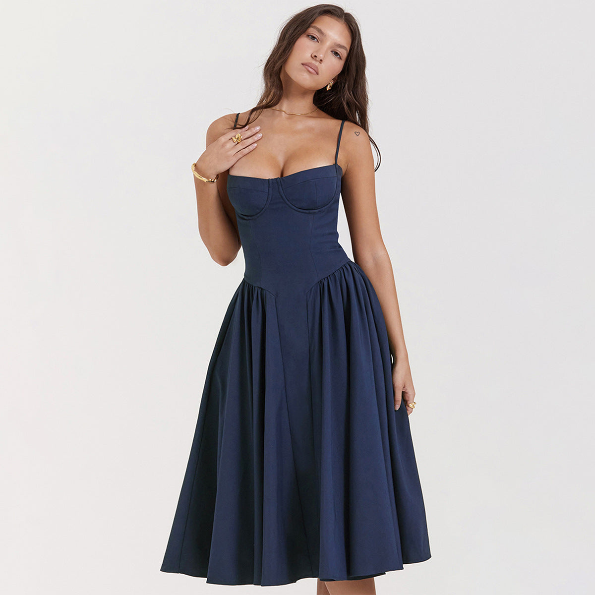 Robe Midi Korzet pro Ženy s Nastavitelnými Ramínky – Elegantní a Lichotivá