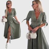 Elegantní Maxi Džínová Šaty s Výstřihem do V – Stylové A-Line Šaty s Knoflíky