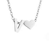 Náhrdelník se stříbrným srdcem a písmenem