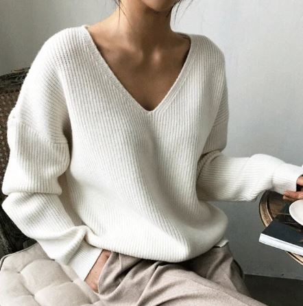 Dámský Oversize Svetr s Výstřihem do V – Pohodlná a Elegantní Pletenina
