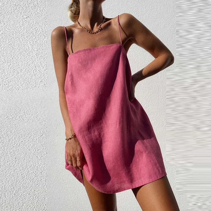 Krátké letní šaty s tenkými ramínky – Minimalistická elegance